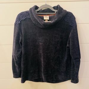 Women’s Knox Rose Sweater. Size XS. Navy with Lace detail.